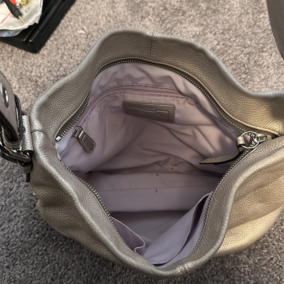 Coach hobo style, iridescent, leather bag - Picture 2 of 5